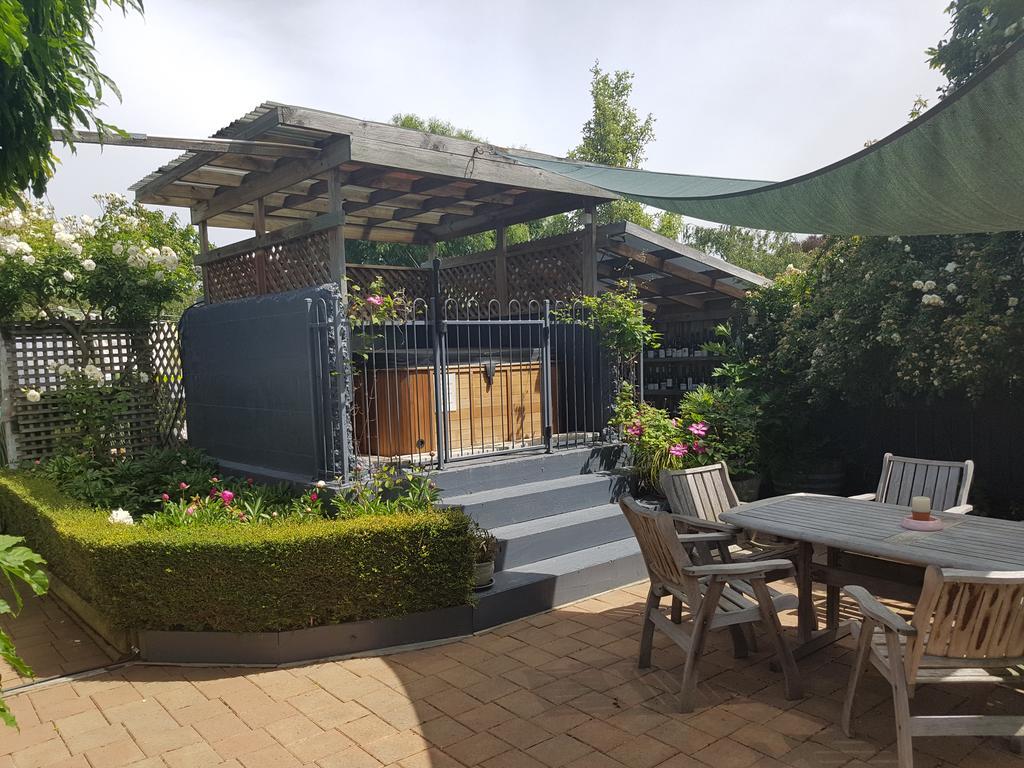 Olde Mill House B&B & Bike2Wine Cycle Hire 렌윅 외부 사진