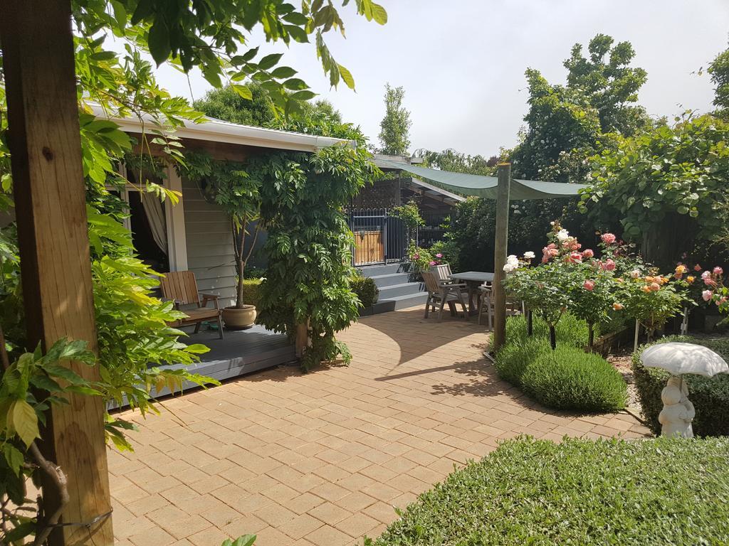 Olde Mill House B&B & Bike2Wine Cycle Hire 렌윅 외부 사진