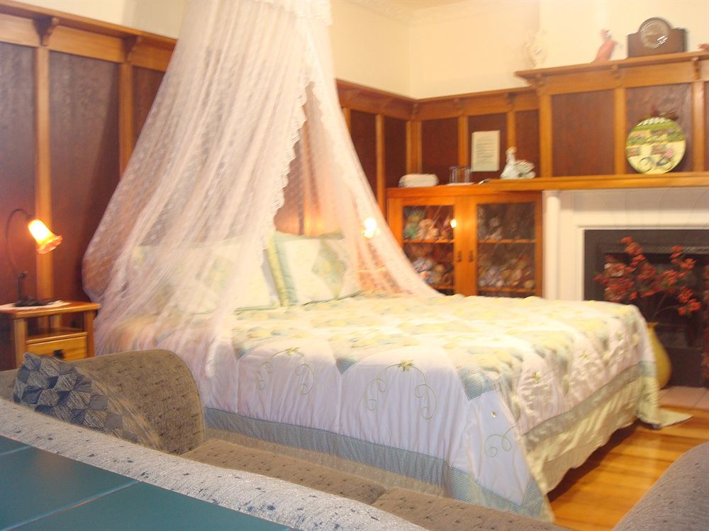 Olde Mill House B&B & Bike2Wine Cycle Hire 렌윅 외부 사진
